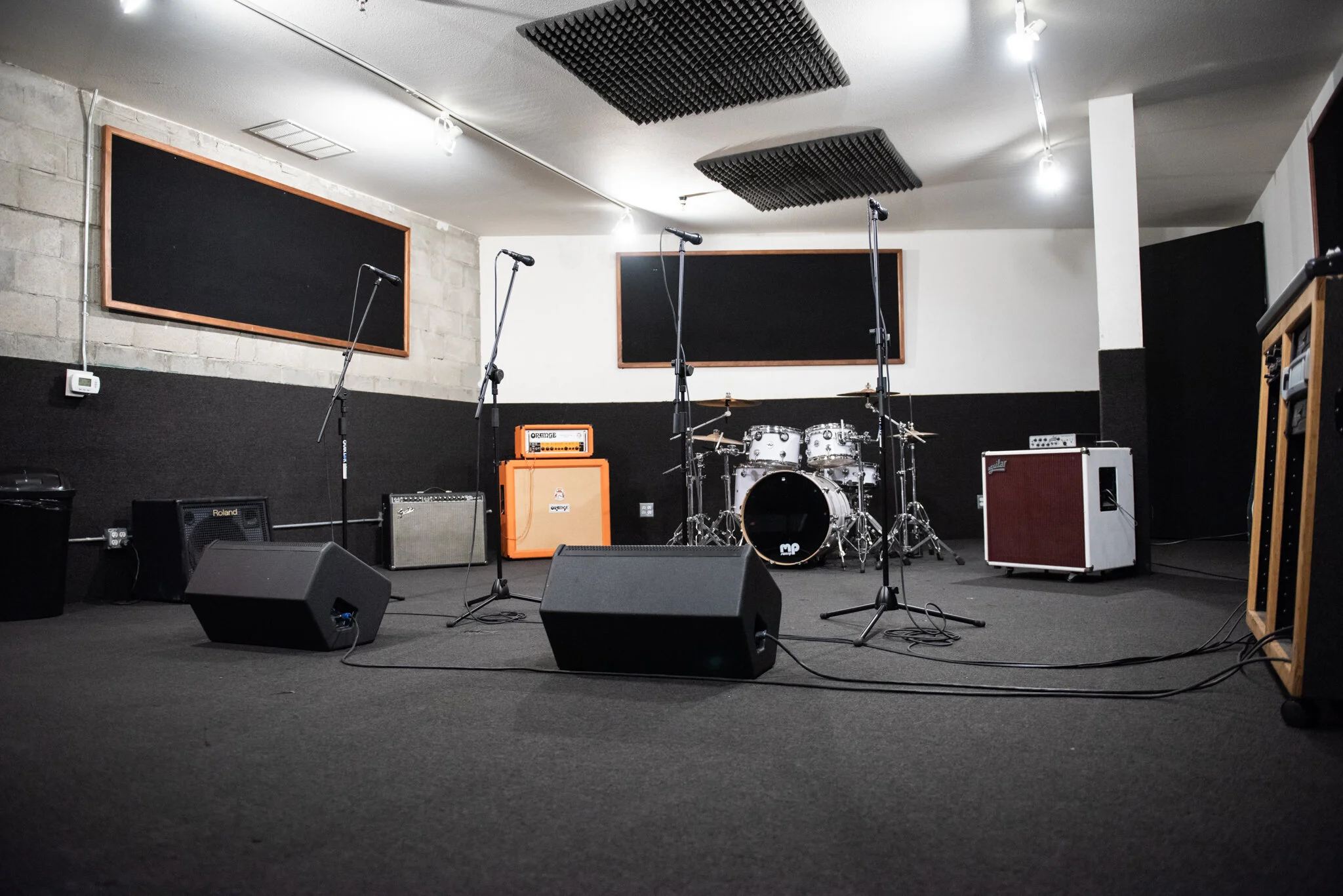 STUDIO 6 — AMP